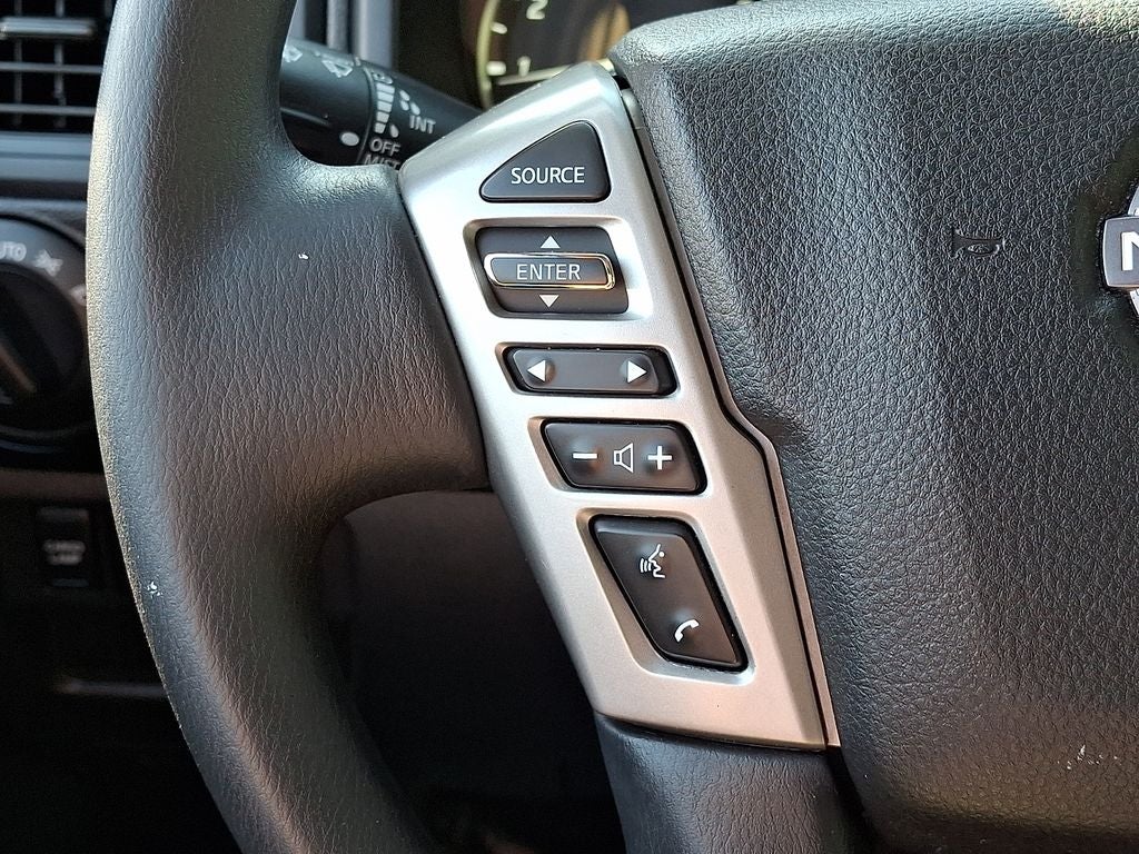 2023 Nissan Titan SV