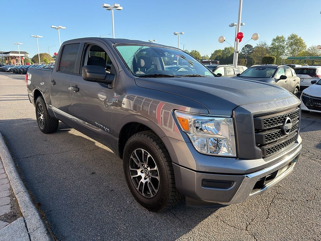 2023 Nissan Titan SV