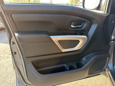 2023 Nissan Titan SV