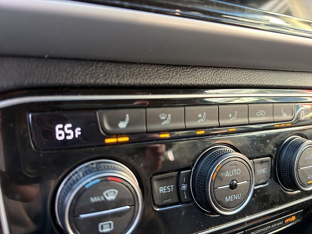 2022 Volkswagen Atlas 3.6L V6 SE w/Technology