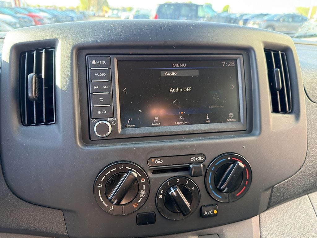 2021 Nissan NV200 S