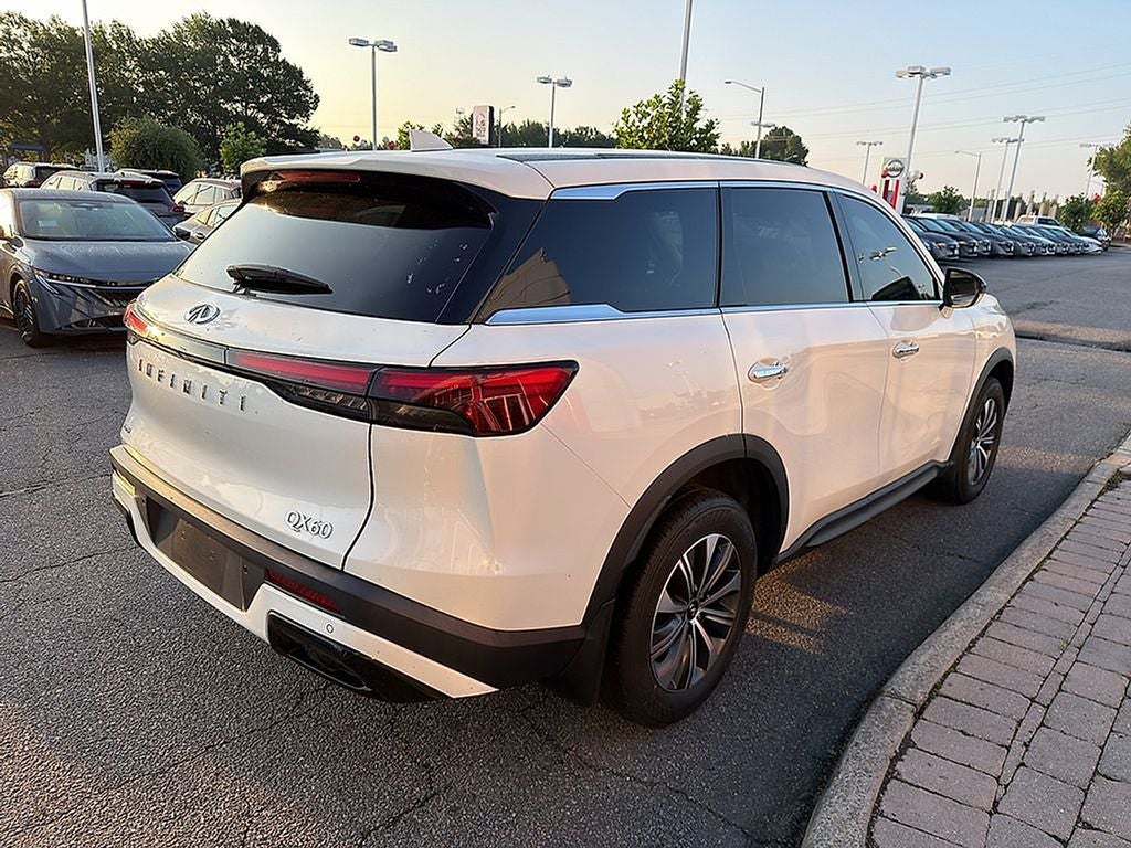 2023 INFINITI QX60 PURE