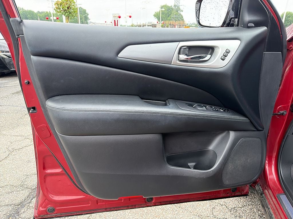 2017 Nissan Pathfinder SL