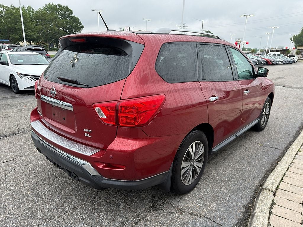 2017 Nissan Pathfinder SL