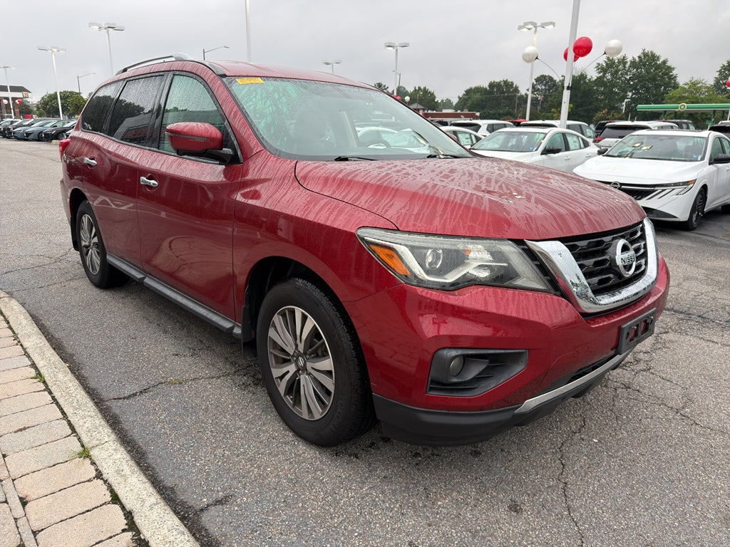 2017 Nissan Pathfinder SL