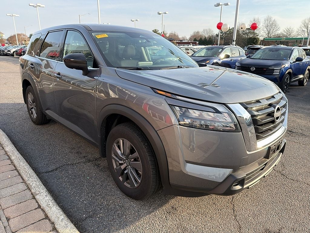 2025 Nissan Pathfinder S