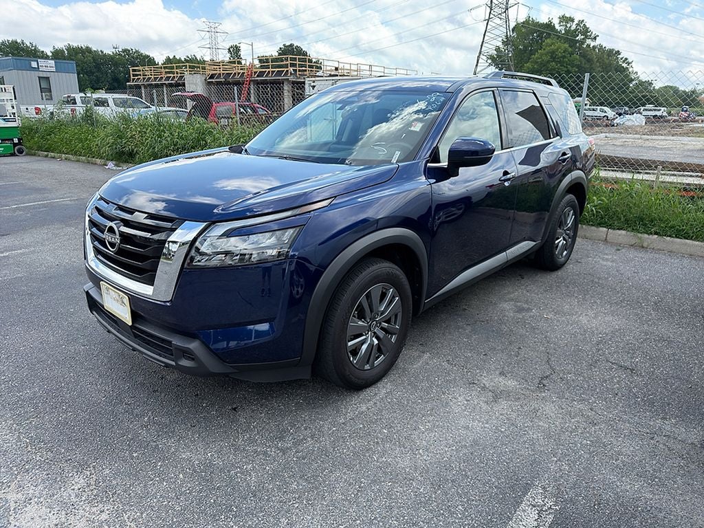 2025 Nissan Pathfinder SV