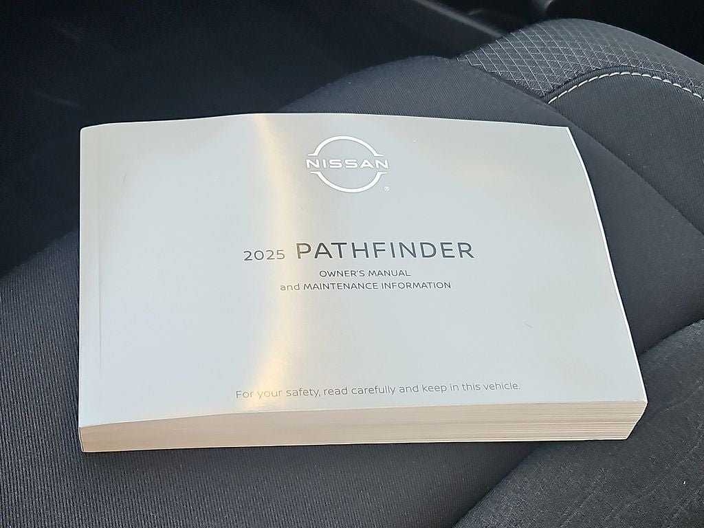 2025 Nissan Pathfinder SV