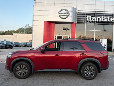 2024 Nissan Pathfinder SV