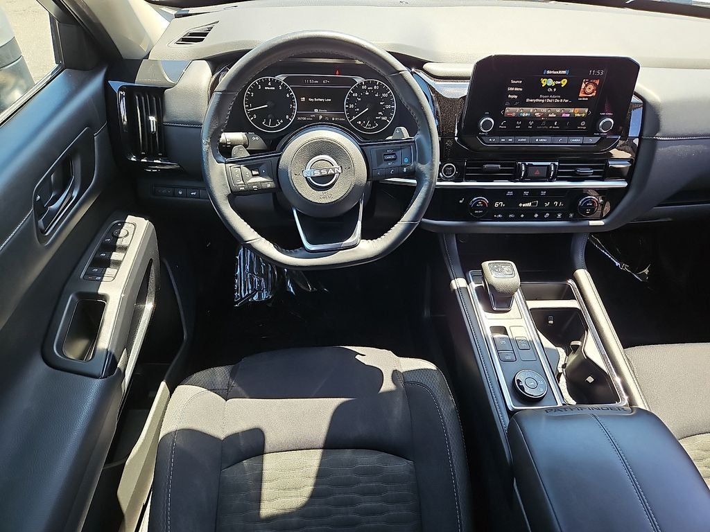 2023 Nissan Pathfinder SV