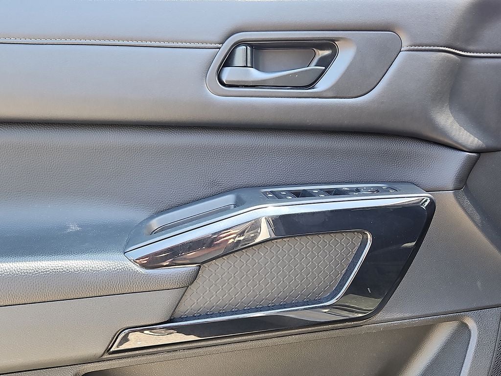 2023 Nissan Pathfinder SV