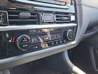 2023 Nissan Pathfinder SV