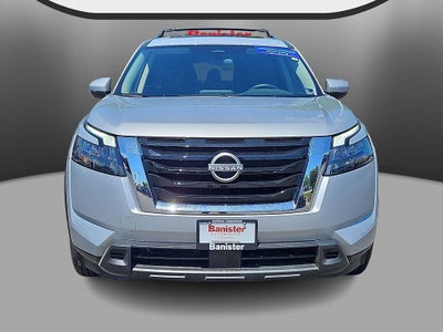 2023 Nissan Pathfinder SV