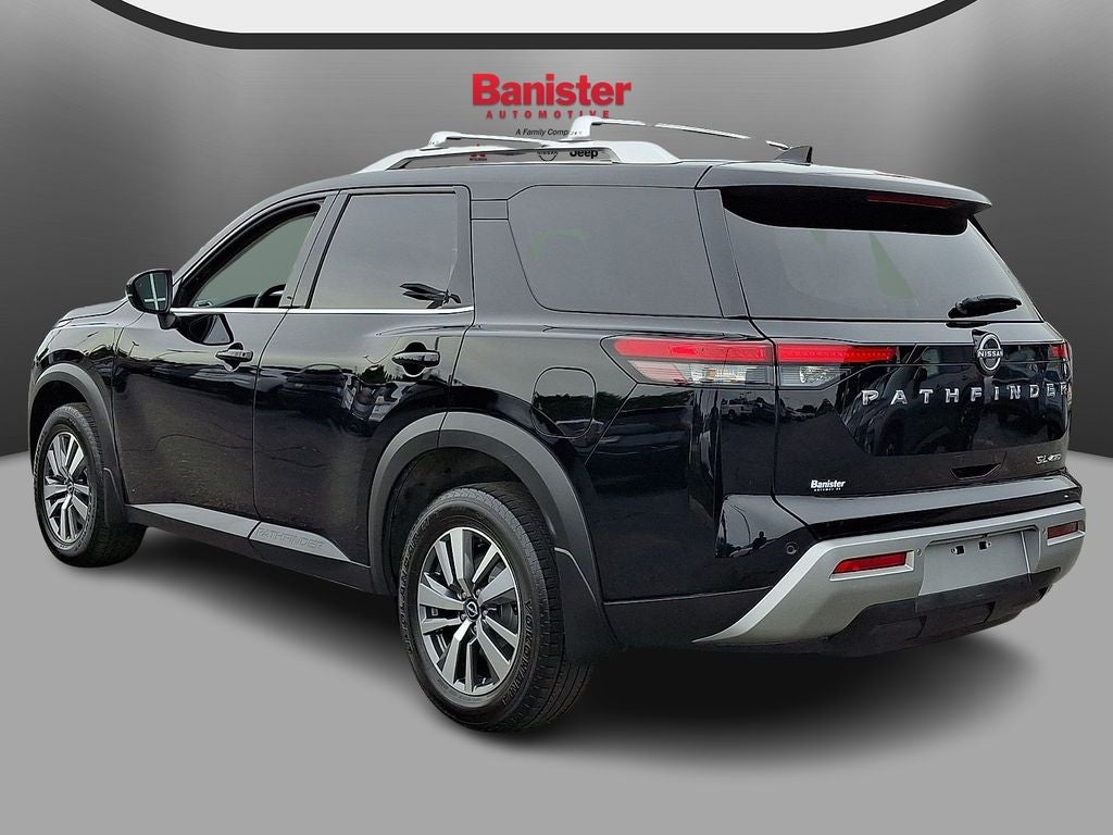 2023 Nissan Pathfinder SL