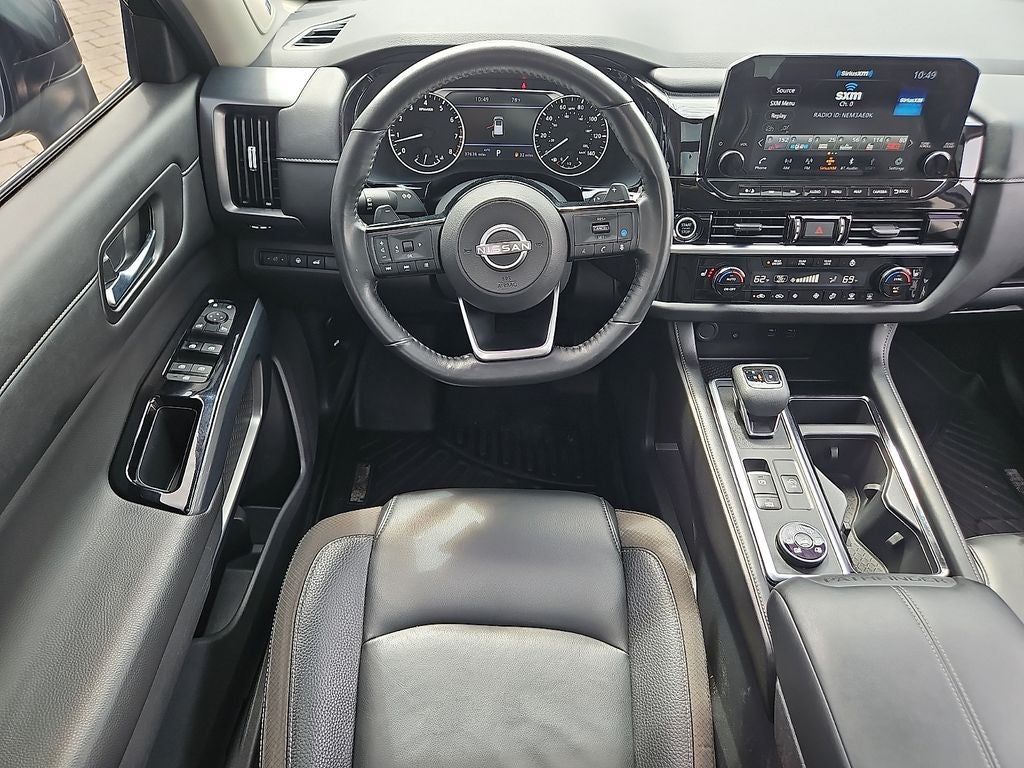 2023 Nissan Pathfinder SL