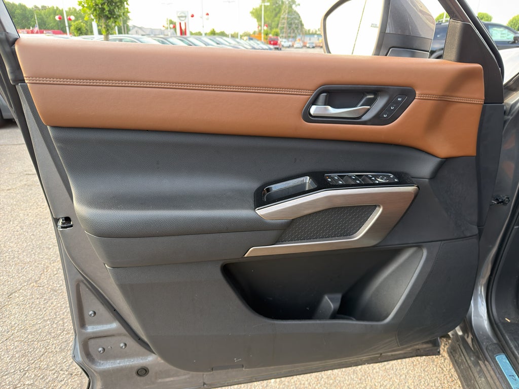 2024 Nissan Pathfinder Platinum