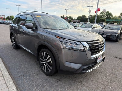 2024 Nissan Pathfinder Platinum