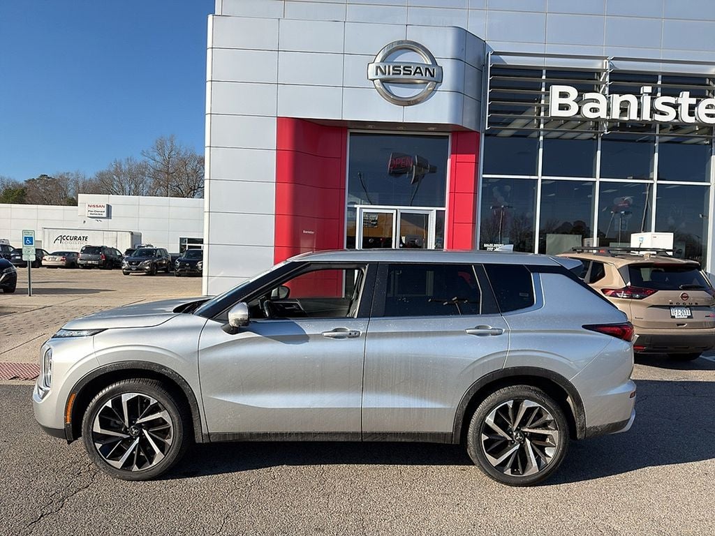 2024 Mitsubishi Outlander SE