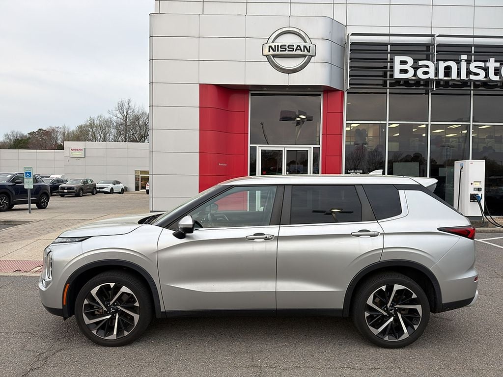 2022 Mitsubishi Outlander SE