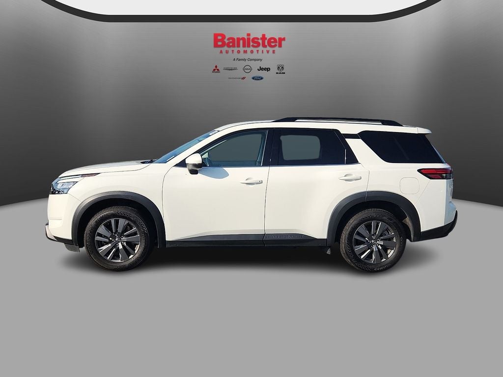 2024 Nissan Pathfinder SV