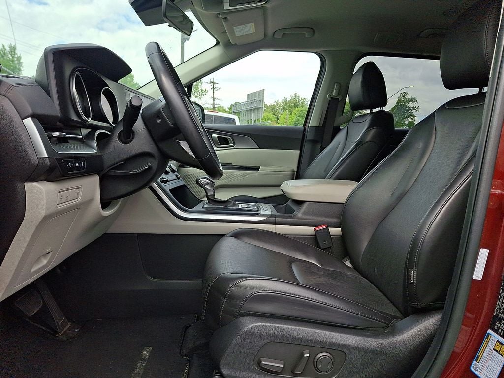 2024 Kia Carnival LX