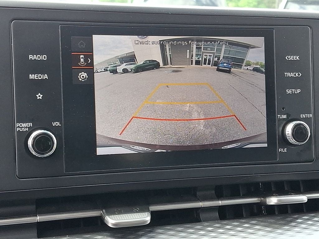 2024 Kia Carnival LX