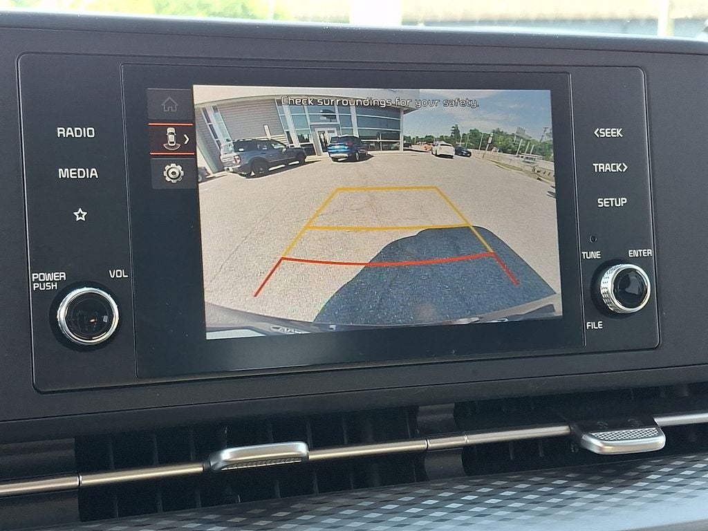 2024 Kia Carnival LX