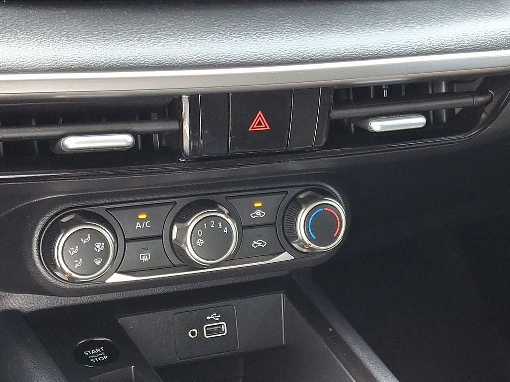 2025 Nissan Kicks S