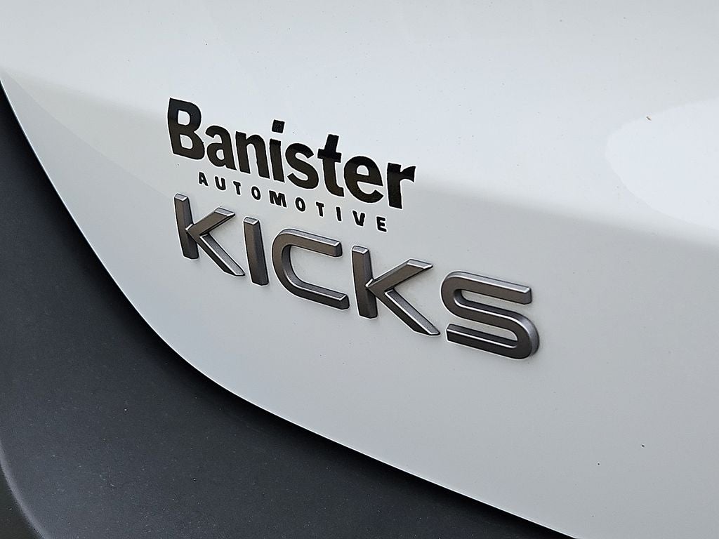 2025 Nissan Kicks SV