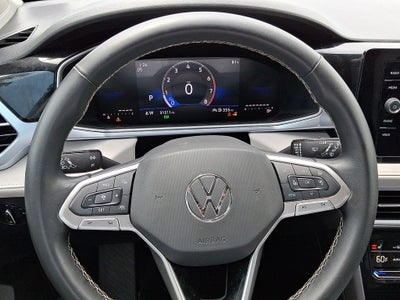 2025 Volkswagen Taos SE