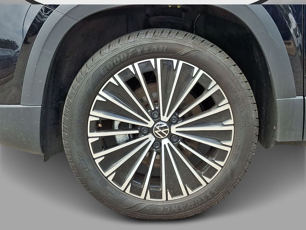 2025 Volkswagen Taos SE