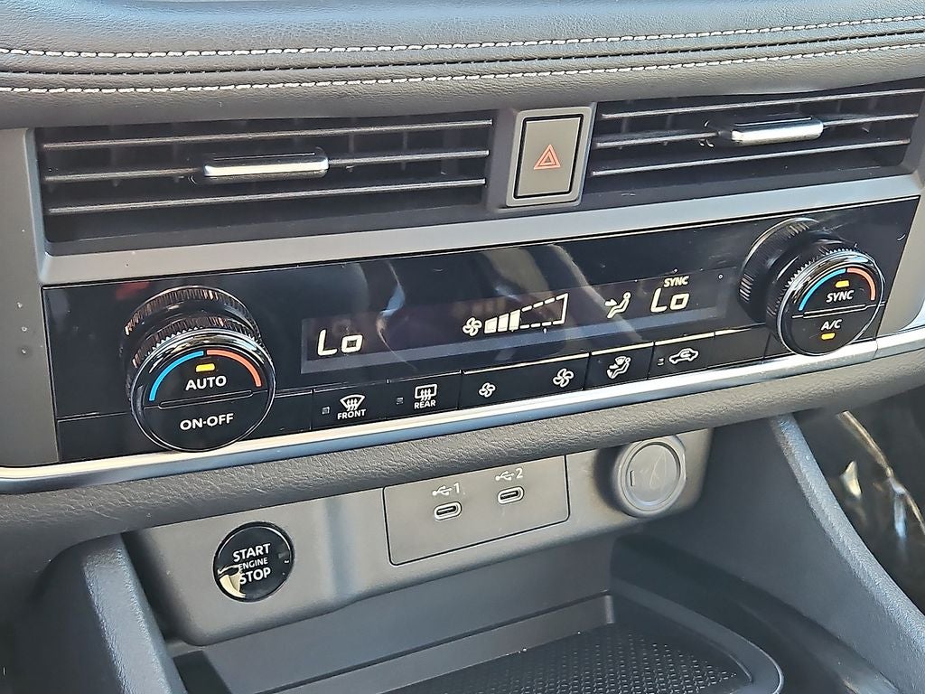 2025 Nissan Rogue SV