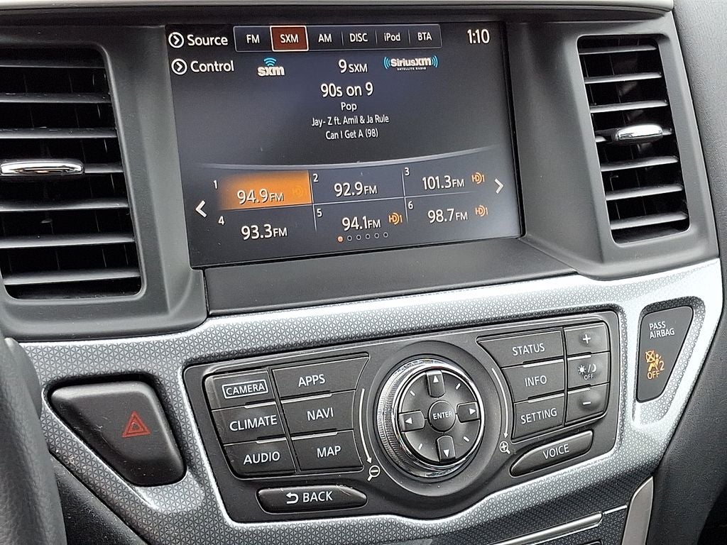 2017 Nissan Pathfinder SL