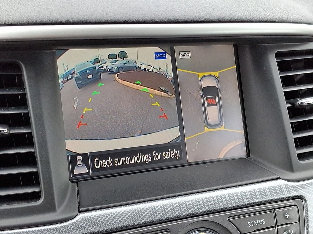 2017 Nissan Pathfinder SL