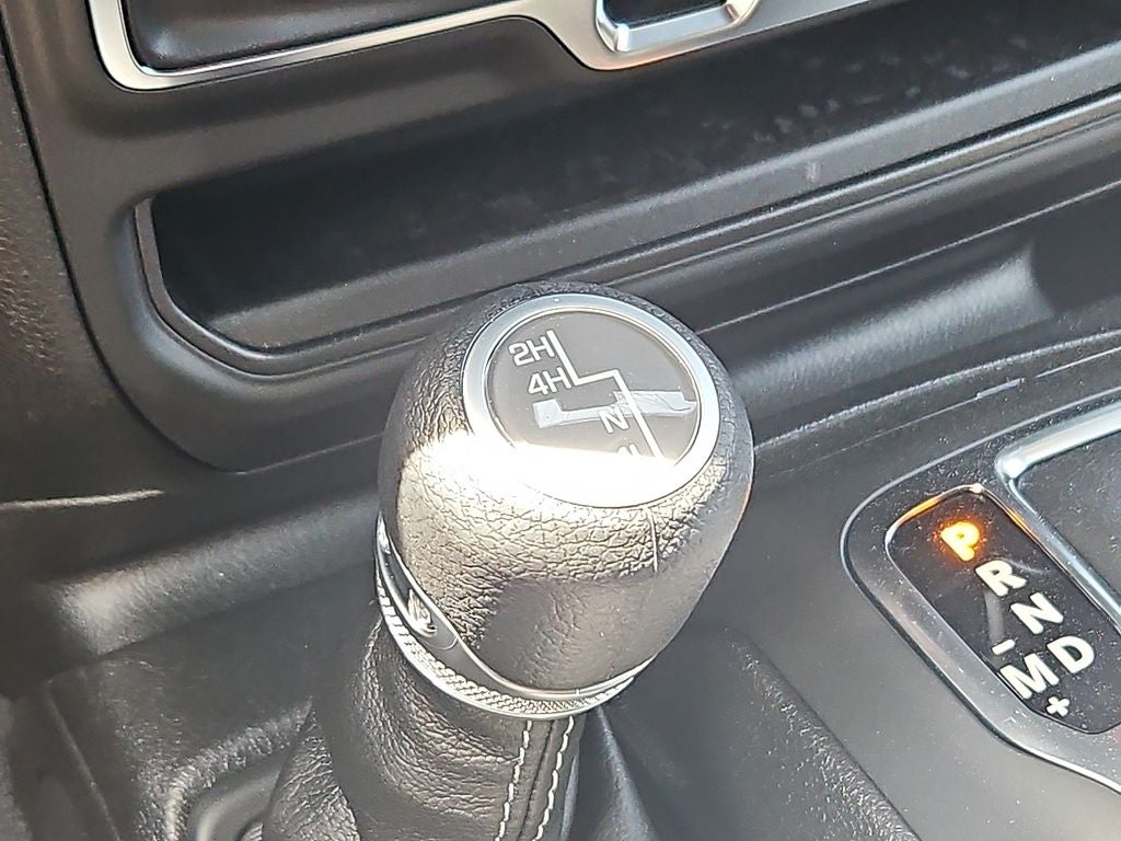 2025 Jeep Wrangler 4-Door Summit 4x4