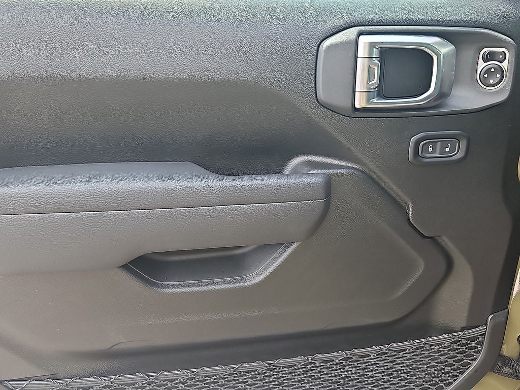 2025 Jeep Wrangler 4-Door Summit 4x4