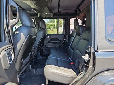 2025 Jeep Wrangler 4-Door Sahara 4x4