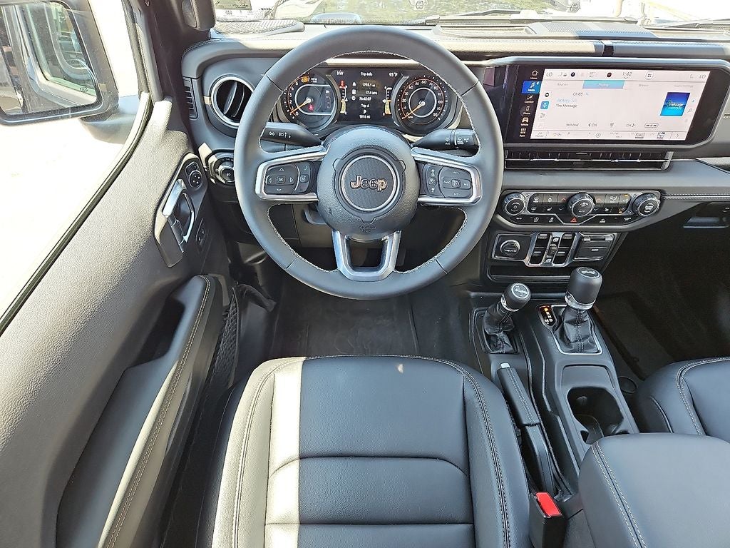 2025 Jeep Wrangler 4-Door Sahara 4x4