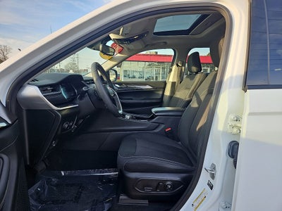 2023 Jeep Grand Cherokee L Laredo 4x4