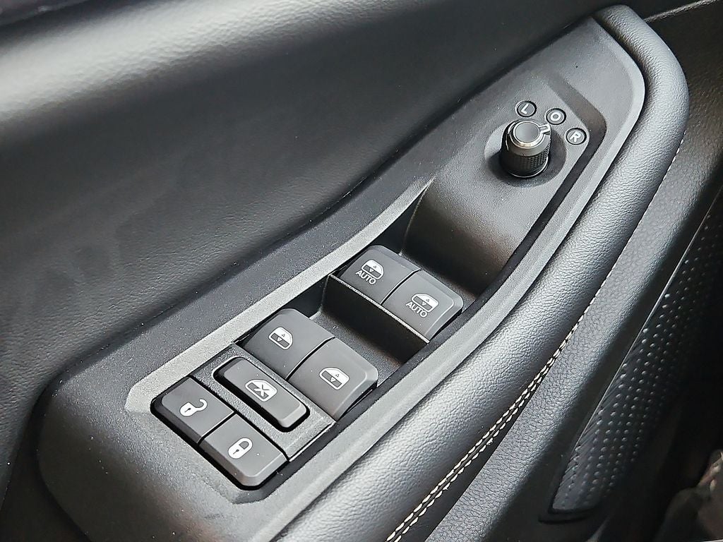 2023 Jeep Grand Cherokee L Laredo 4x4