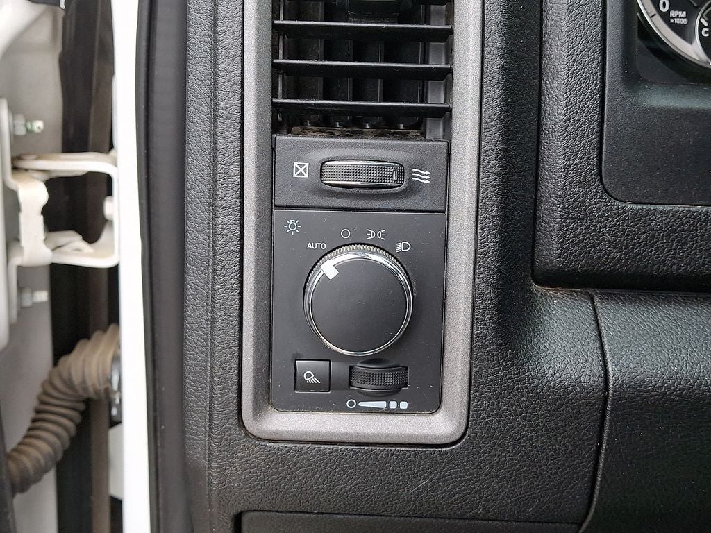 2021 RAM 1500 Classic Tradesman Quad Cab 4x2 6'4' Box