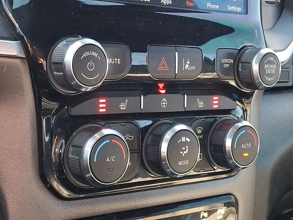 2021 RAM 1500 Big Horn Crew Cab 4x4 5'7' Box