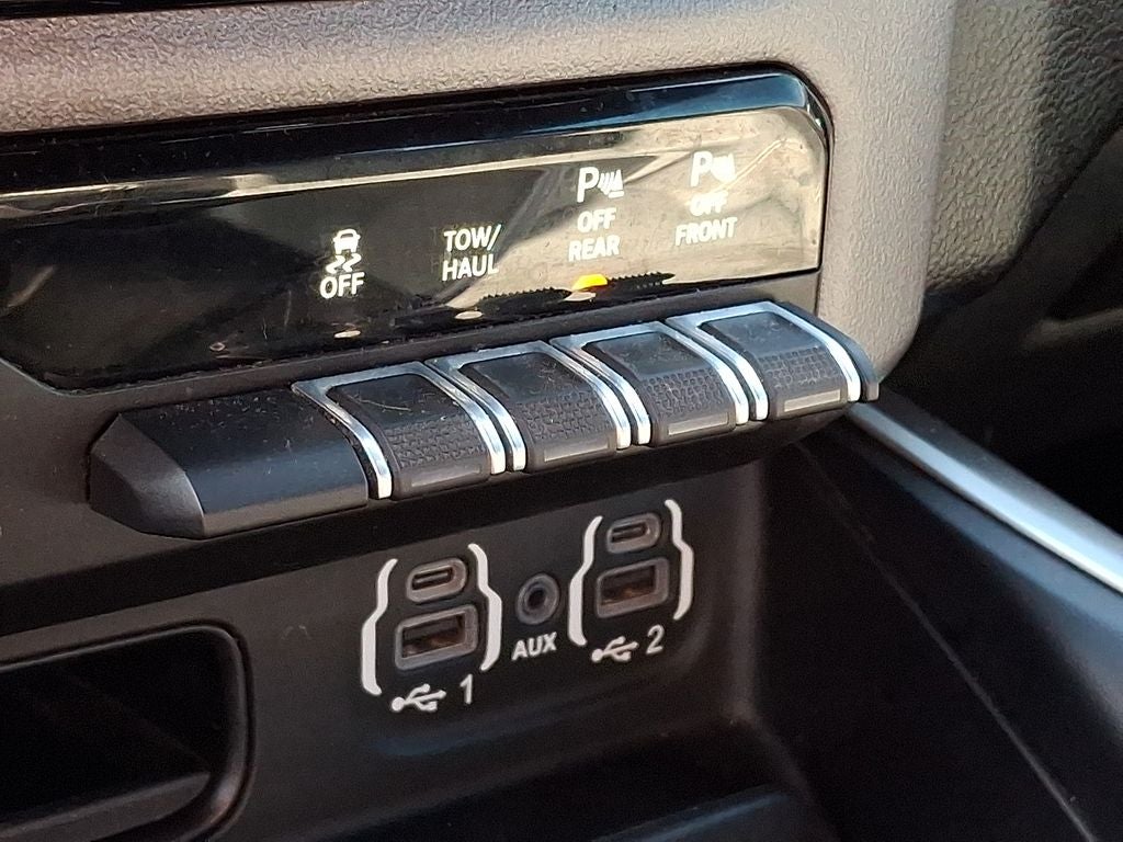 2021 RAM 1500 Big Horn Crew Cab 4x4 5'7' Box