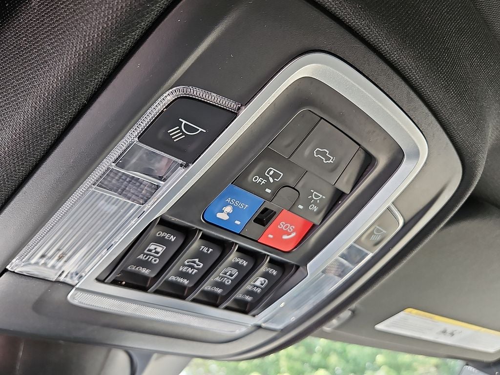2021 RAM 1500 Limited Crew Cab 4x4 5'7' Box