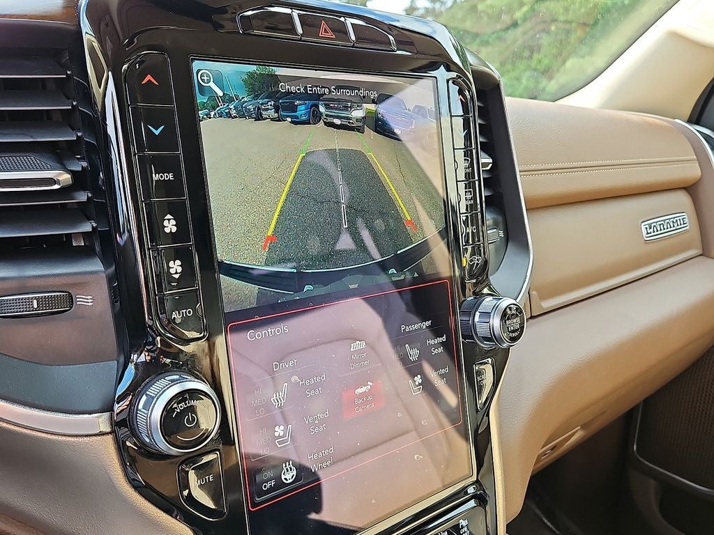 2021 RAM 1500 Laramie Crew Cab 4x4 5'7' Box