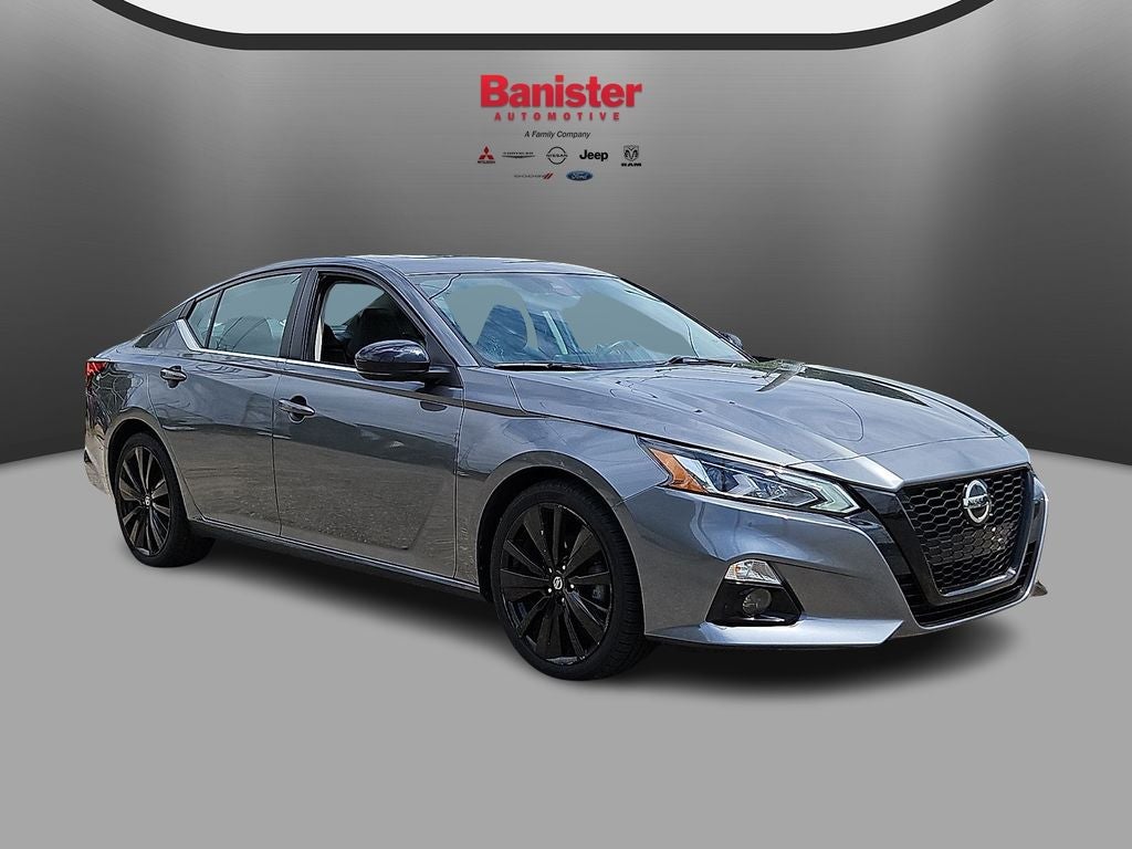 2022 Nissan Altima SR FWD