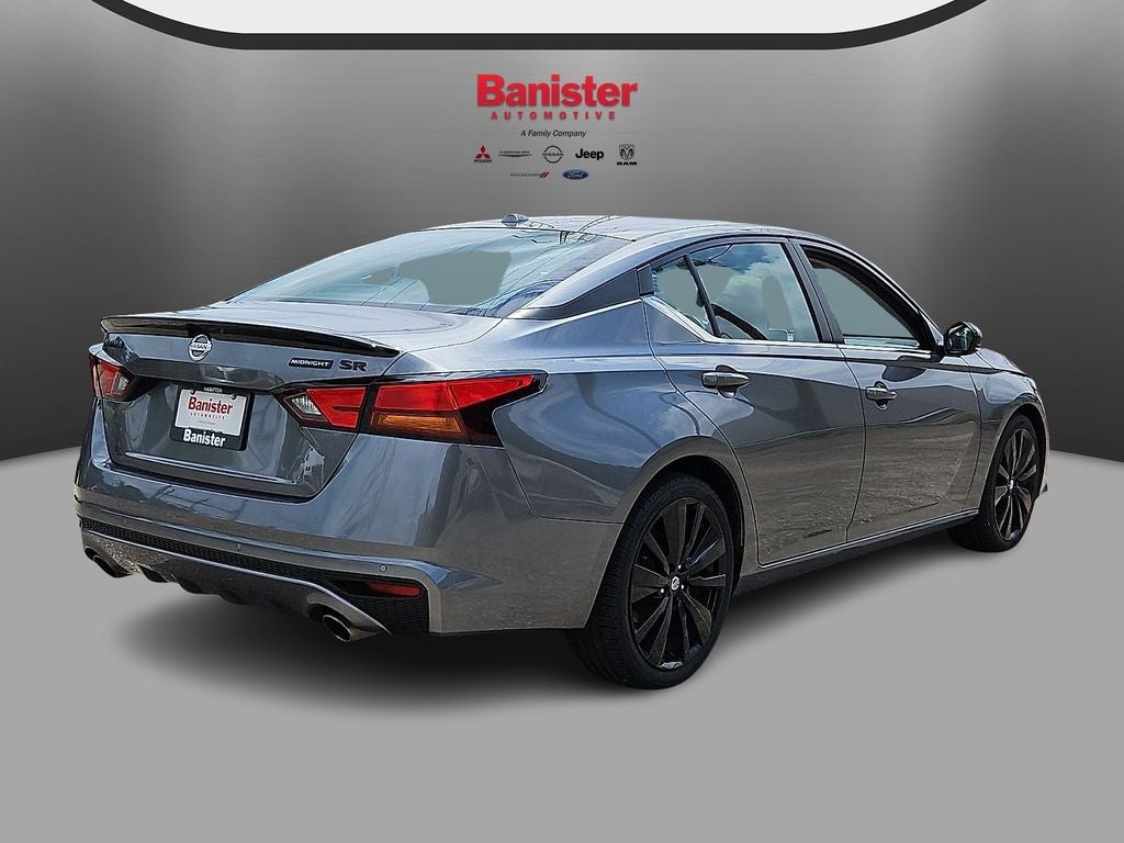 2022 Nissan Altima SR FWD