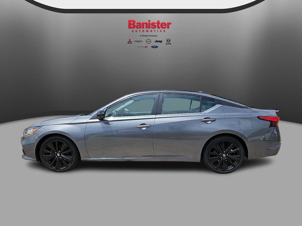 2022 Nissan Altima SR FWD