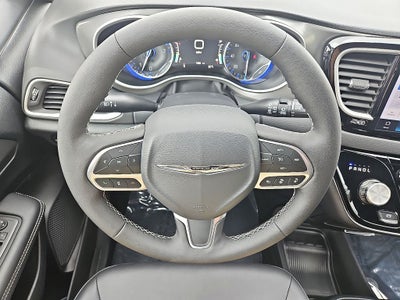 2025 Chrysler Voyager LX