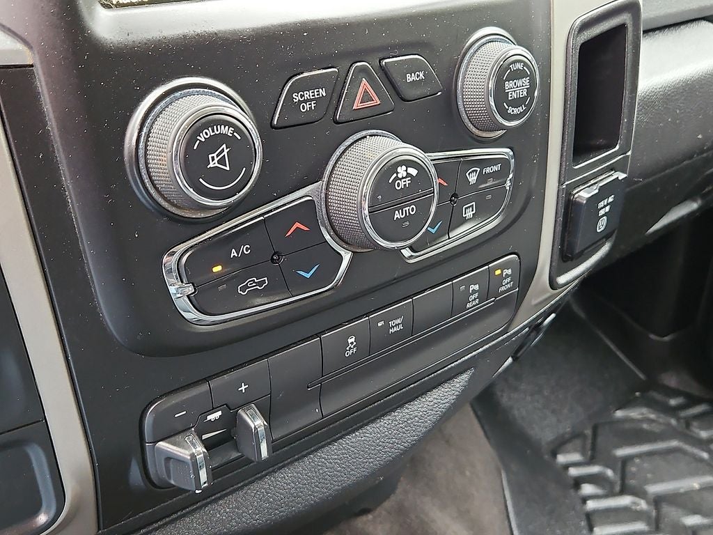 2017 RAM 1500 Big Horn Crew Cab 4x2 5'7' Box